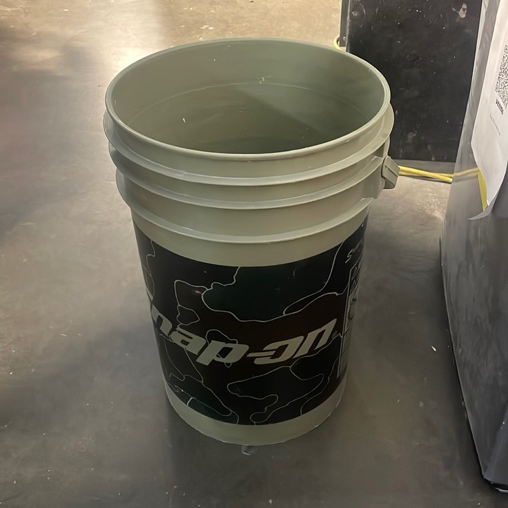 Snap on Bucket